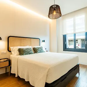 https://villa-de-paradas.hotelsincadiz.net